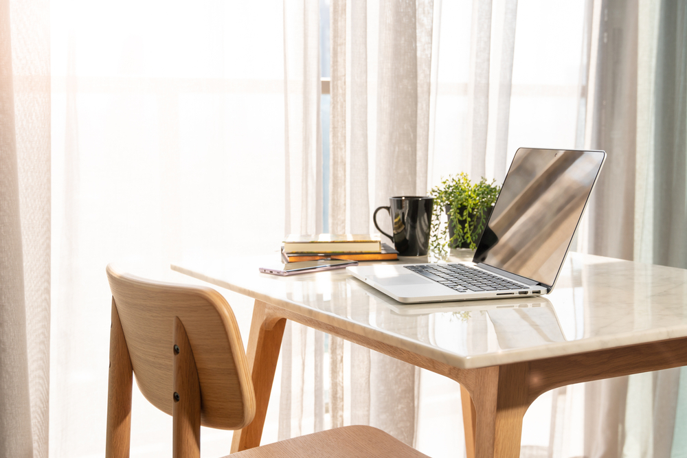 This Remote Job is Helping Immigrants Earn $100K While Living Anywhere in the World
