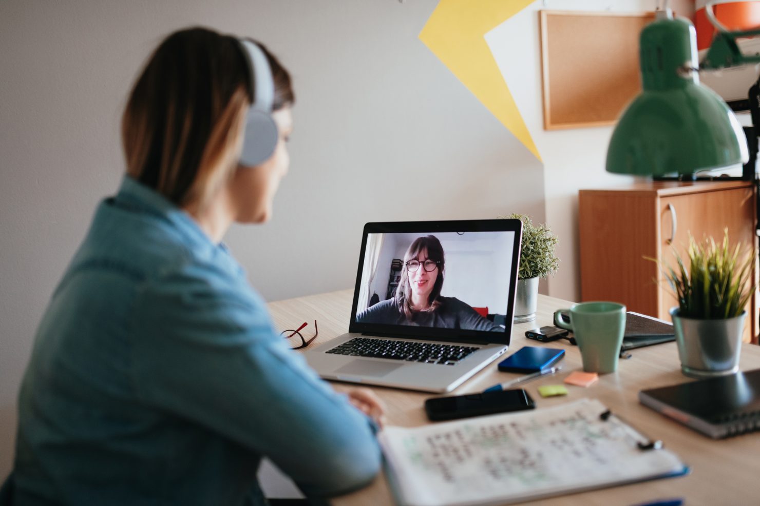 Freelance vs. Full-Time: What Hiring Managers Wish You Knew About Each Path