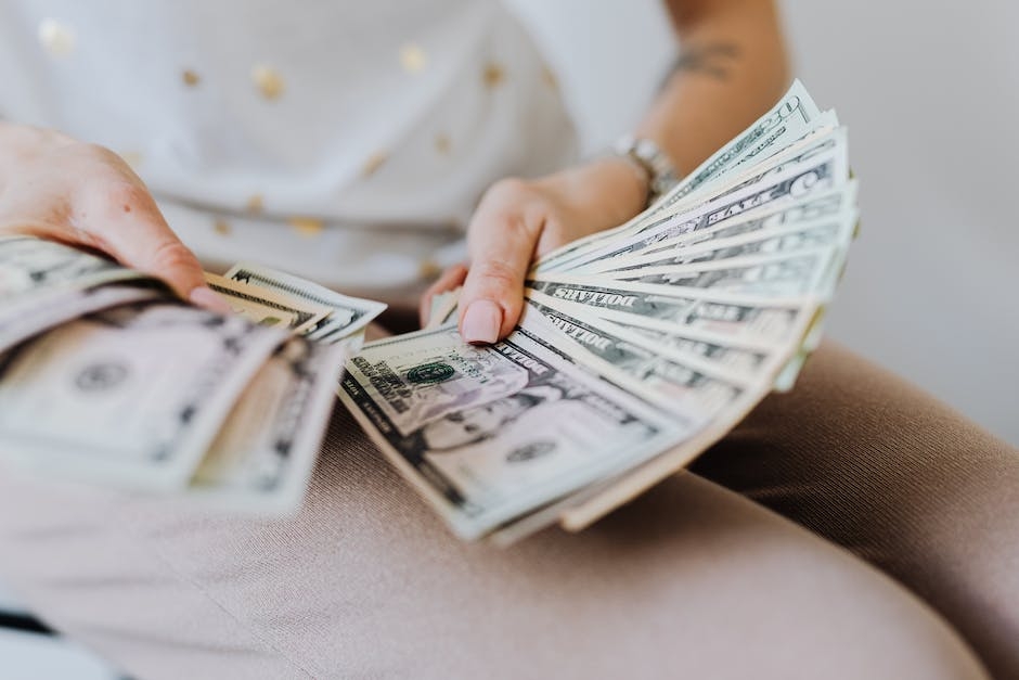 Building a Financial Safety Net Before Moving Abroad
