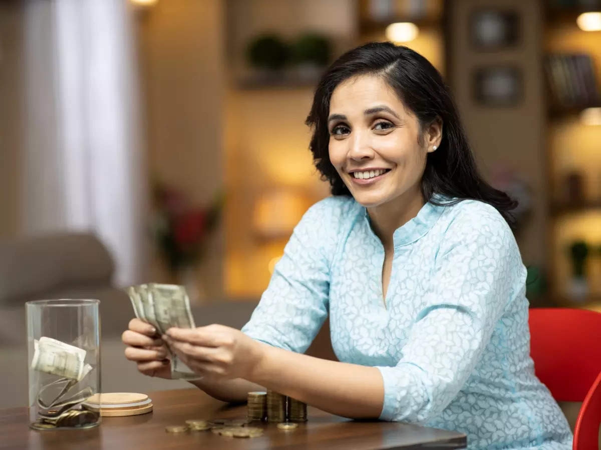 The FIRE Movement: How to Retire Early and Achieve Financial Independence