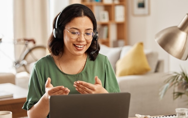Freelance to Full-Time: How to Turn Your Side Gig into a Job Offer