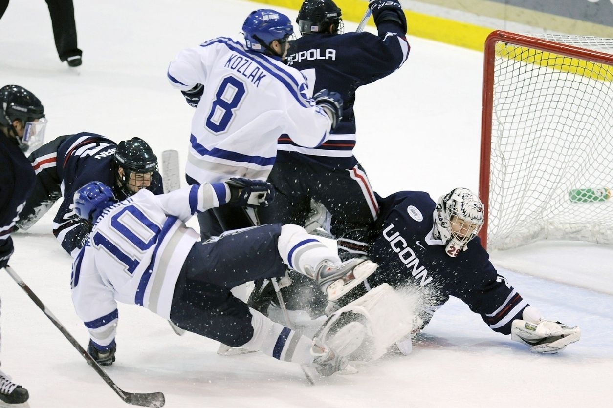 Applications Now Open for the 2025 College Hockey Inc. Scholarship