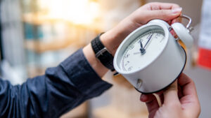 Managing Time Zones and Flex Schedules: Remote Workers Guide to Staying Sane